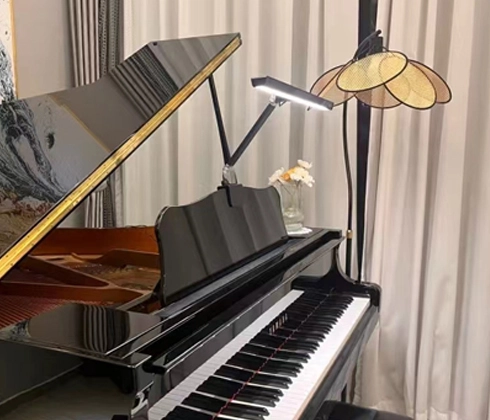 Piano lamp with wireless charger